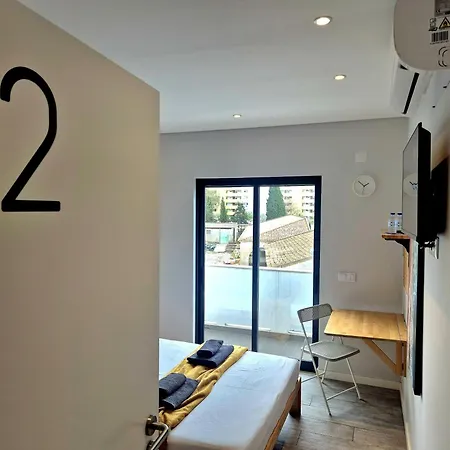 招待所 Campus 121 -