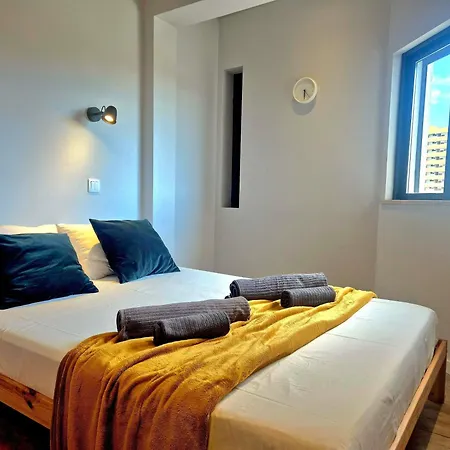 Campus 121 -